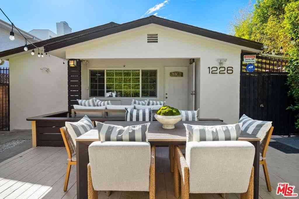 Homes For Sale - 1226 Chelsea Avenue<br/> Santa Monica, CA 90404