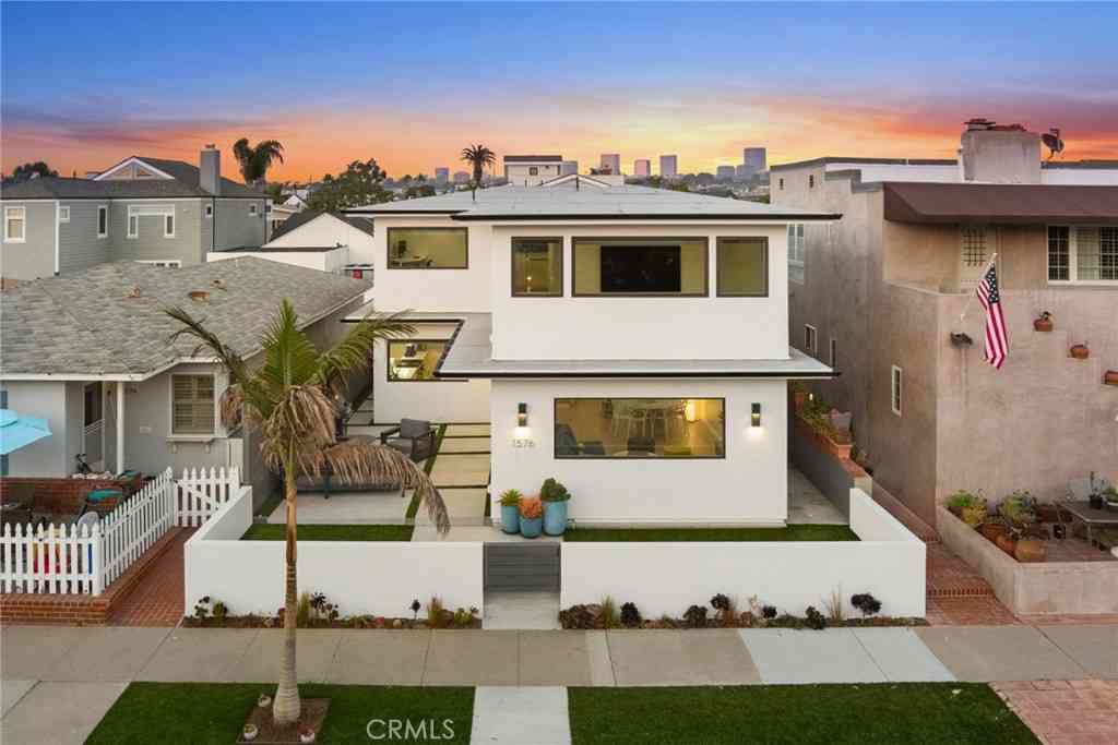 Homes For Rent - 1576 E Ocean Boulevard<br/> Newport Beach, CA 92661