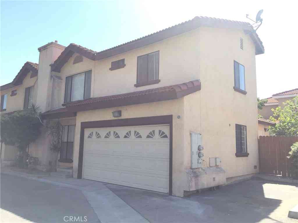 Townhouse For Sale - 4018 W 5th #K<br/> Santa Ana, CA 92703