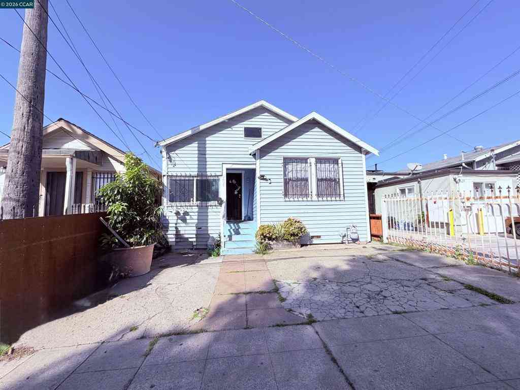 Homes For Sale - 2625 75th Ave<br/> Oakland, CA 94605