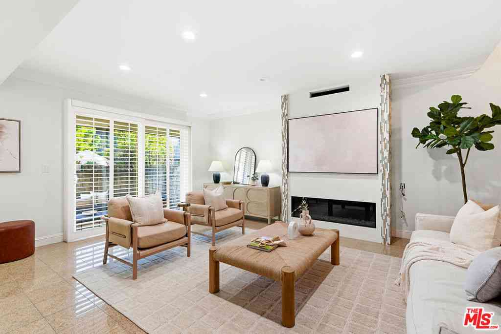 Townhouse For Sale - 13233 Fiji Way #H<br/> Marina Del Rey, CA 90292