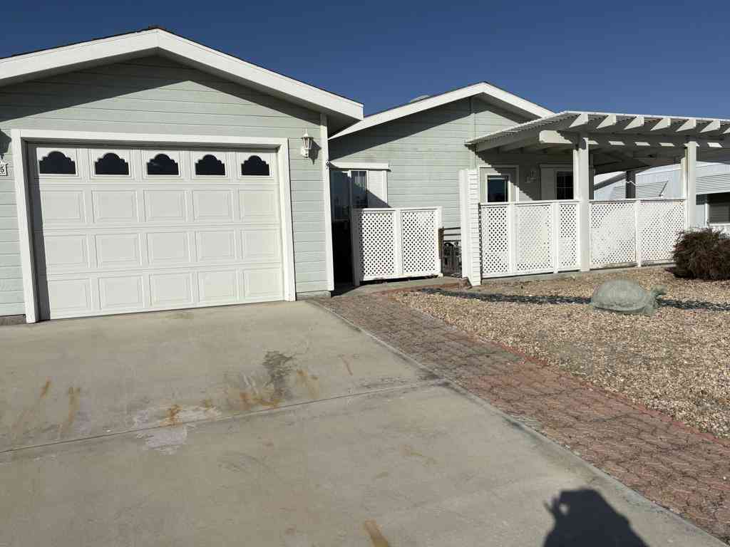 Mobile Home For Sale - 38595 Commons Valley Drive<br/> Palm Desert, CA 92260