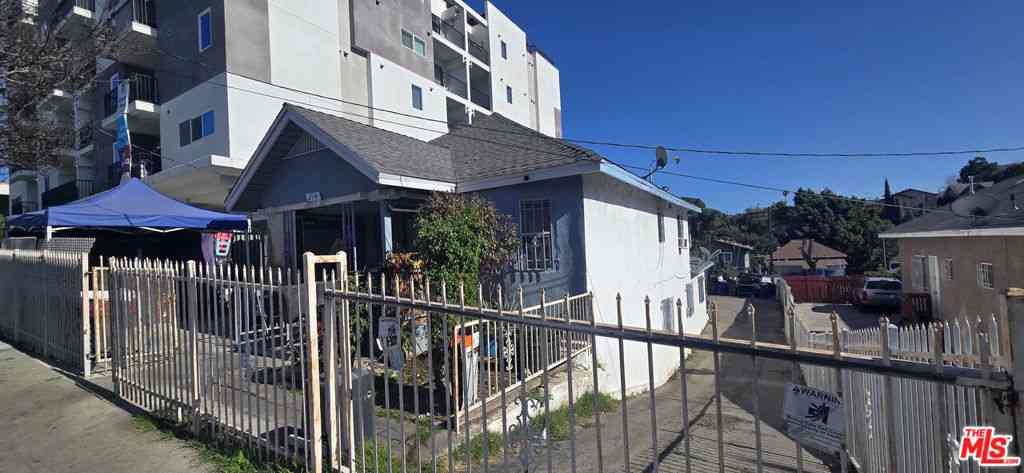 Homes For Sale - 214 N Alvarado Street #2<br/> Los Angeles, CA 90026