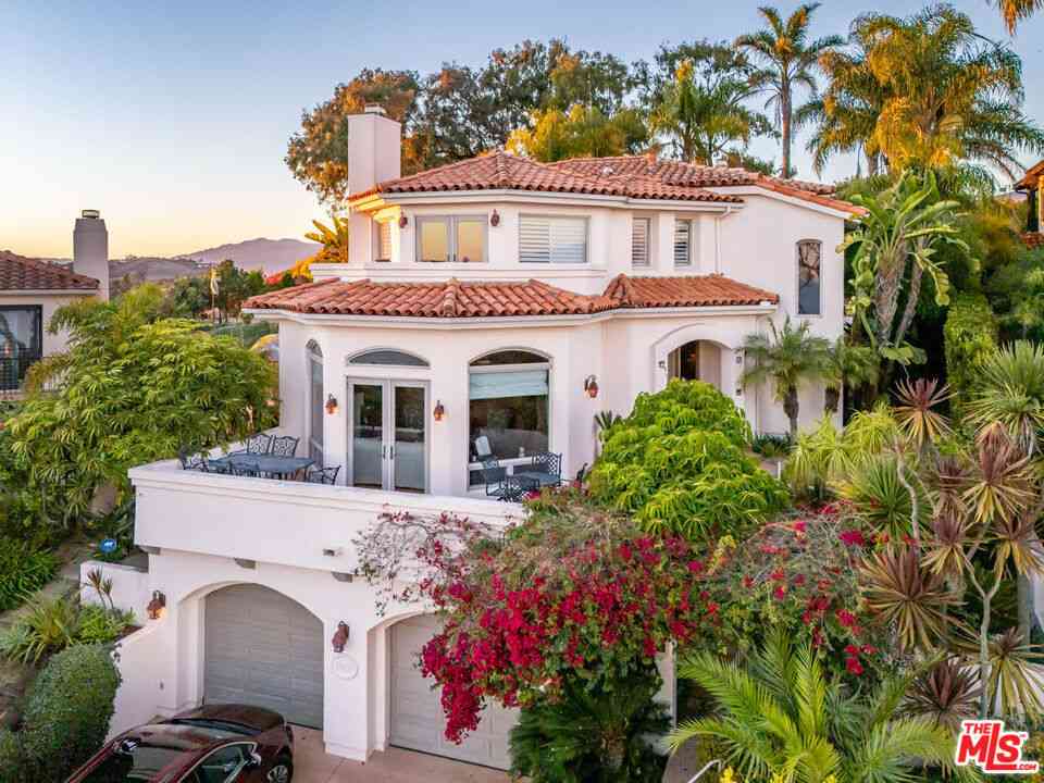 Homes For Sale - 1643 La Vista Del Oceano Drive<br/> Santa Barbara, CA 93109