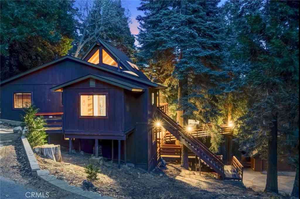 Homes For Sale - 764 Fern Road<br/> Lake Arrowhead, CA 92385