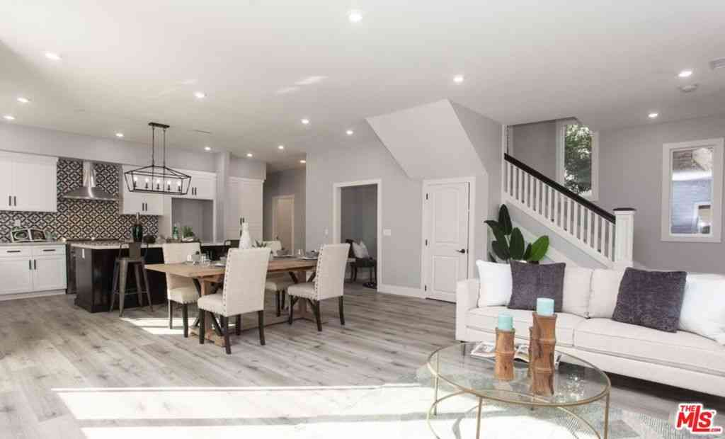 Homes For Sale - 433 S Wilton Place<br/> Los Angeles, CA 90020
