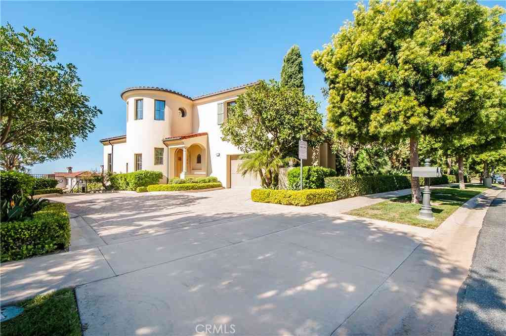 Condo For Rent - 142 Sidney Bay Drive #31<br/> Newport Coast, CA 92657