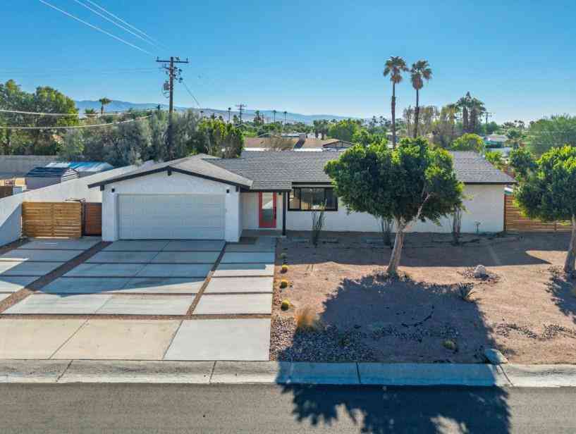 Homes For Rent - 2600 N Chuperosa Road<br/> Palm Springs, CA 92262