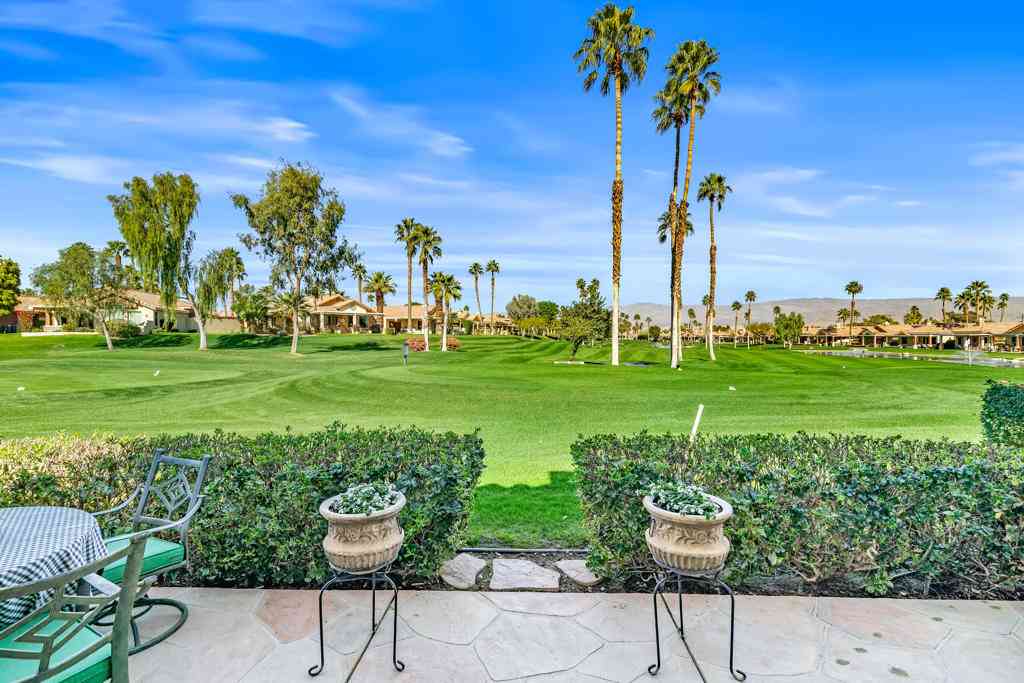 Condo For Sale - 76948 Kybar Road<br/> Palm Desert, CA 92211