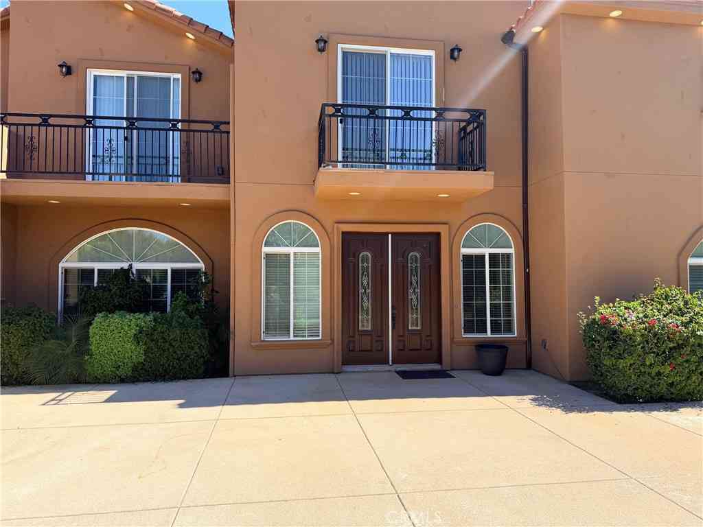 Homes For Sale - 27370 Stonehenge<br/> Hemet, CA 92544