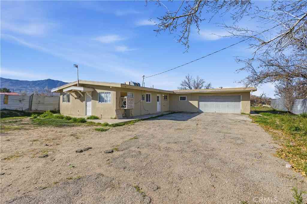 Homes For Sale - 10380 Baker Road<br/> Lucerne Valley, CA 92356