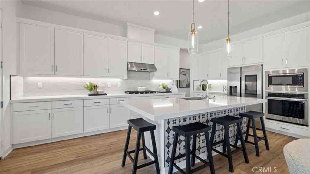 Condo For Sale - 24519 Via La Sombrilla<br/> Valencia, CA 91354