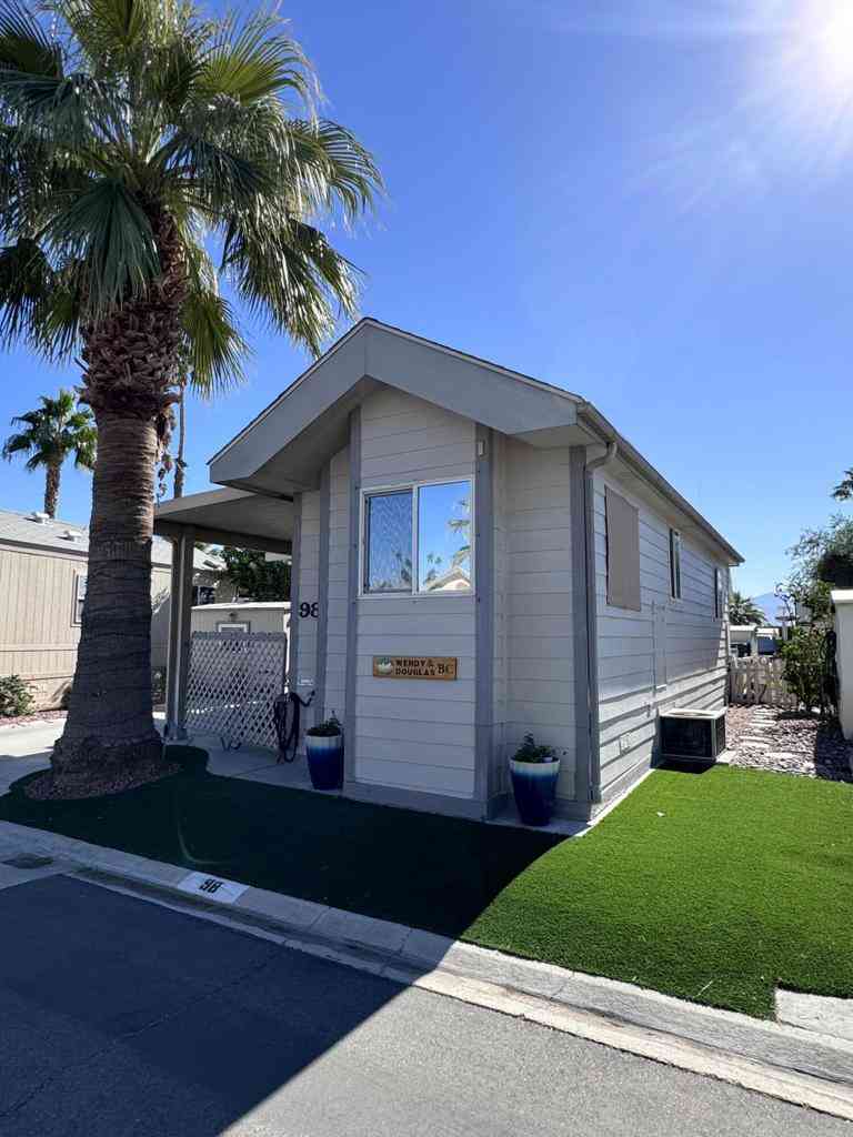 Mobile Home For Sale - 81620 Avenue 49 #98A<br/> Indio, CA 92201