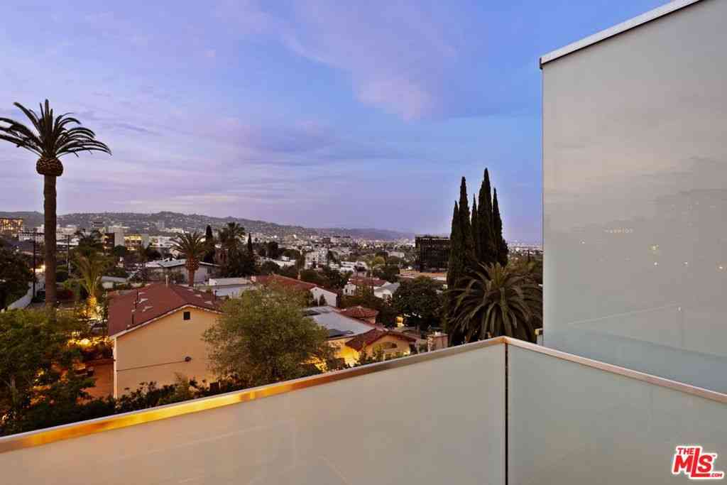 Condo For Sale - 1251 Edris Drive<br/> Los Angeles, CA 90035