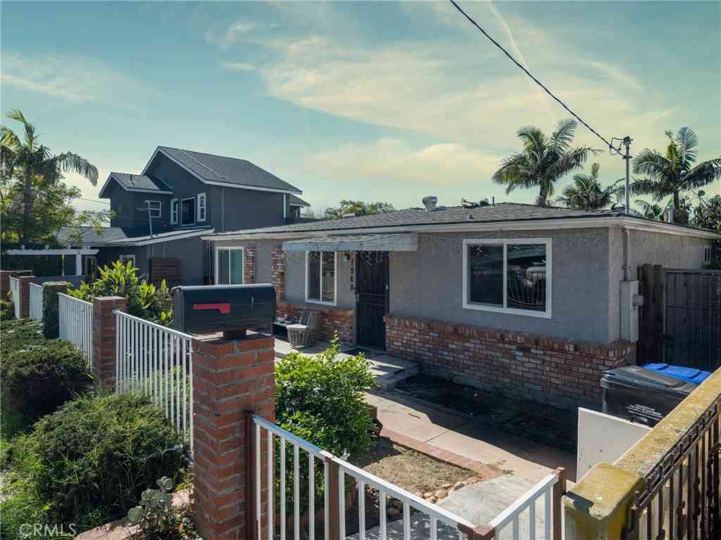 Homes For Sale - 1568 Burton St<br/> San Diego, CA 92111