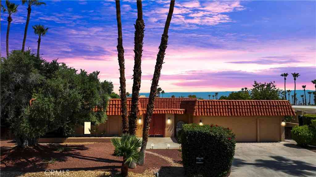 Homes For Rent - 72816 Mesa View<br/> Palm Desert, CA 92260