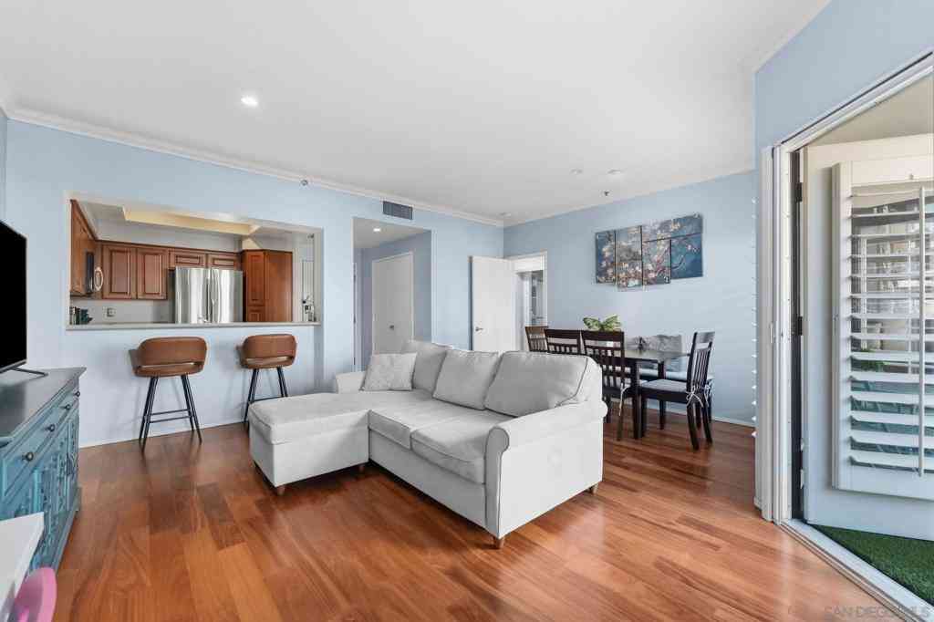 Condo For Sale - 620 State St #317<br/> San Diego, CA 92101