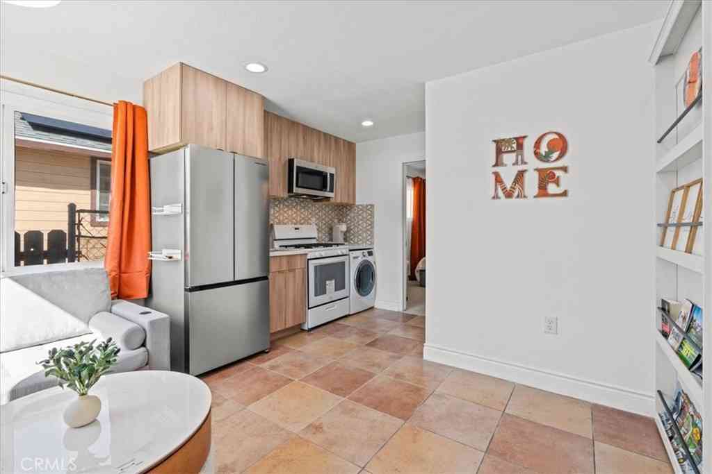 Multifamily For Rent - 1095 Bonita Street #A<br/> Tustin, CA 92780