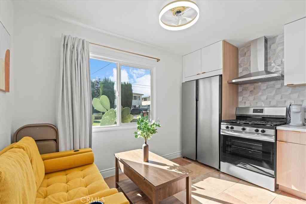Multifamily For Rent - 1095 Bonita Street #B<br/> Tustin, CA 92780