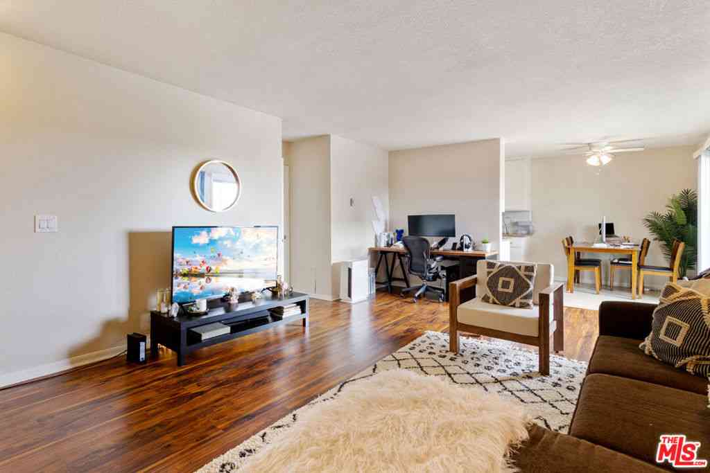Condo For Sale - 1440 23rd Street #313<br/> Santa Monica, CA 90404