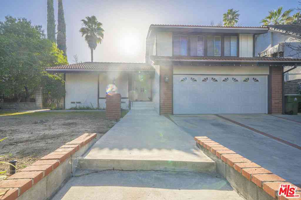 Homes For Sale - 4140 Picasso Avenue<br/> Woodland Hills, CA 91364