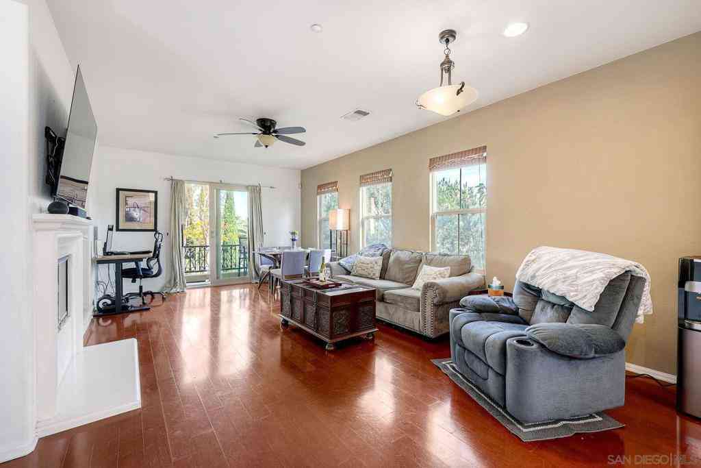 Townhouse For Sale - 2674 Escala Circle<br/> San Diego, CA 92108