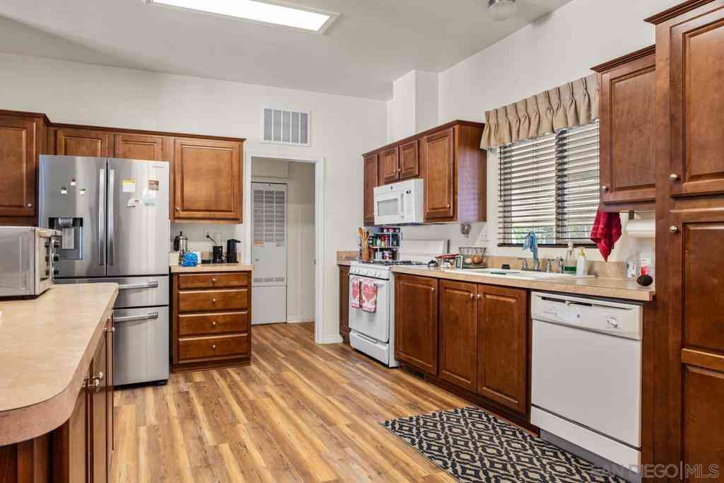 Mobile Home For Sale - 525 W El Norte Parkway #75<br/> Escondido, CA 92026