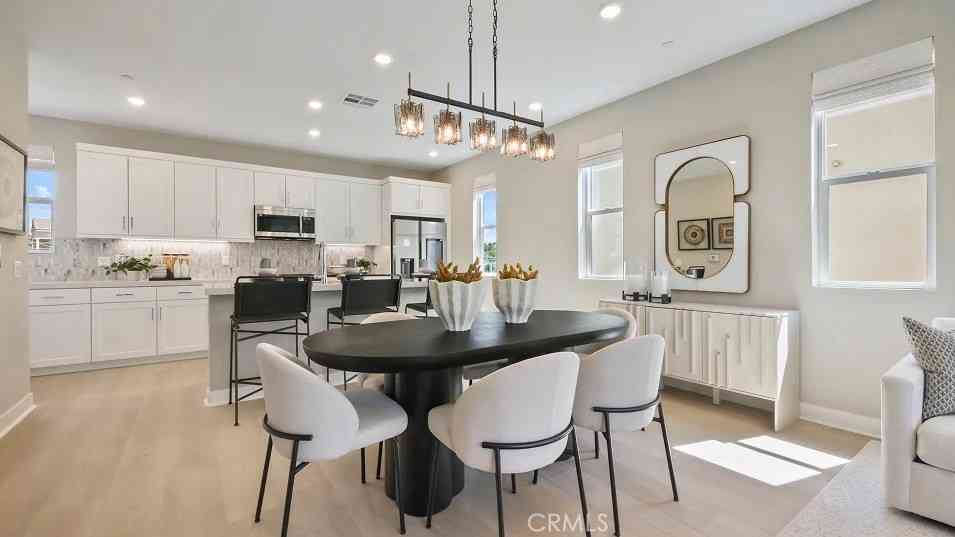Condo For Sale - 26859 Serif Place<br/> Valencia, CA 91381
