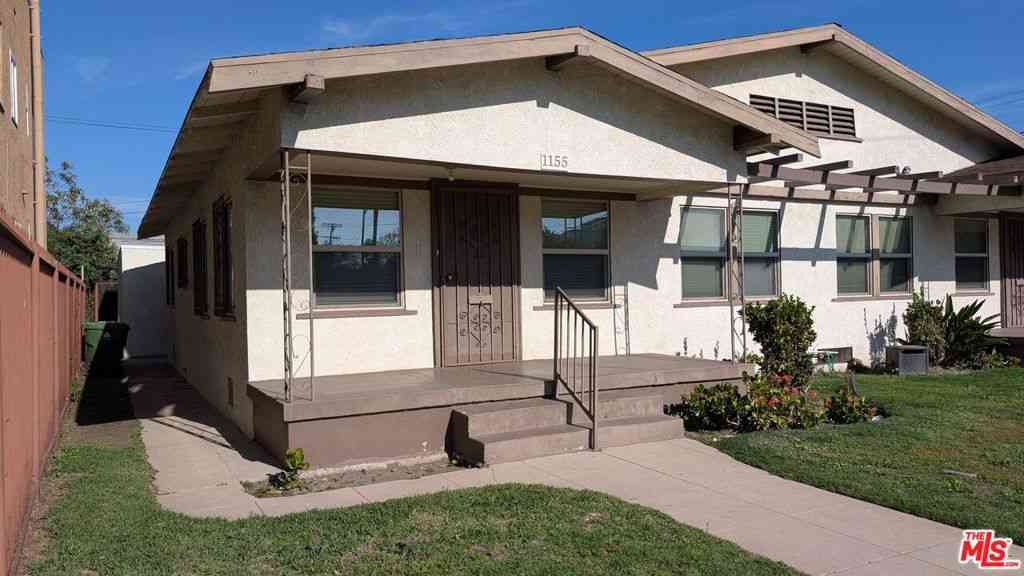 Condo For Rent - 1155 W 39th Street<br/> Los Angeles, CA 90037