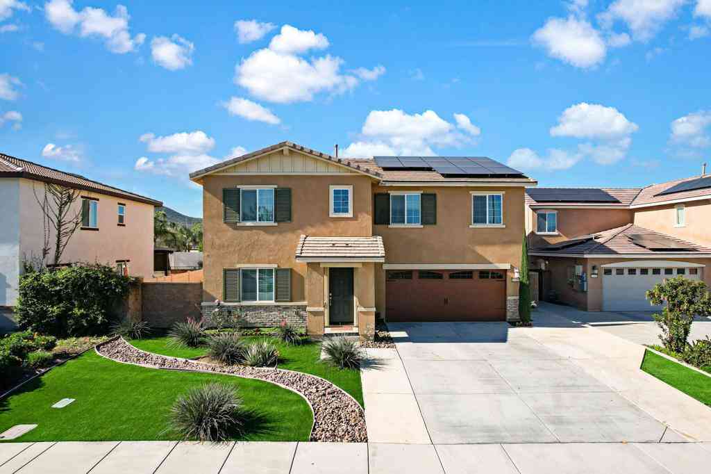 Homes For Sale - 32486 Roman Warren Way<br/> Winchester, CA 92596
