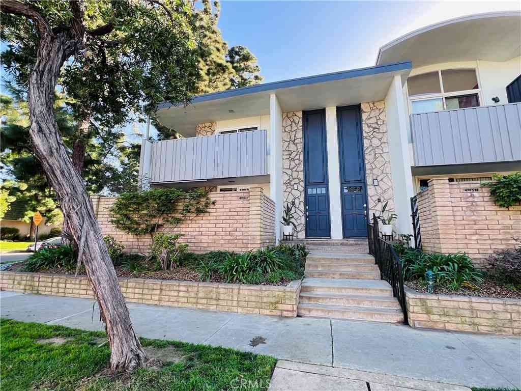 Townhouse For Sale - 4745 La Villa Marina #J<br/> Marina Del Rey, CA 90292