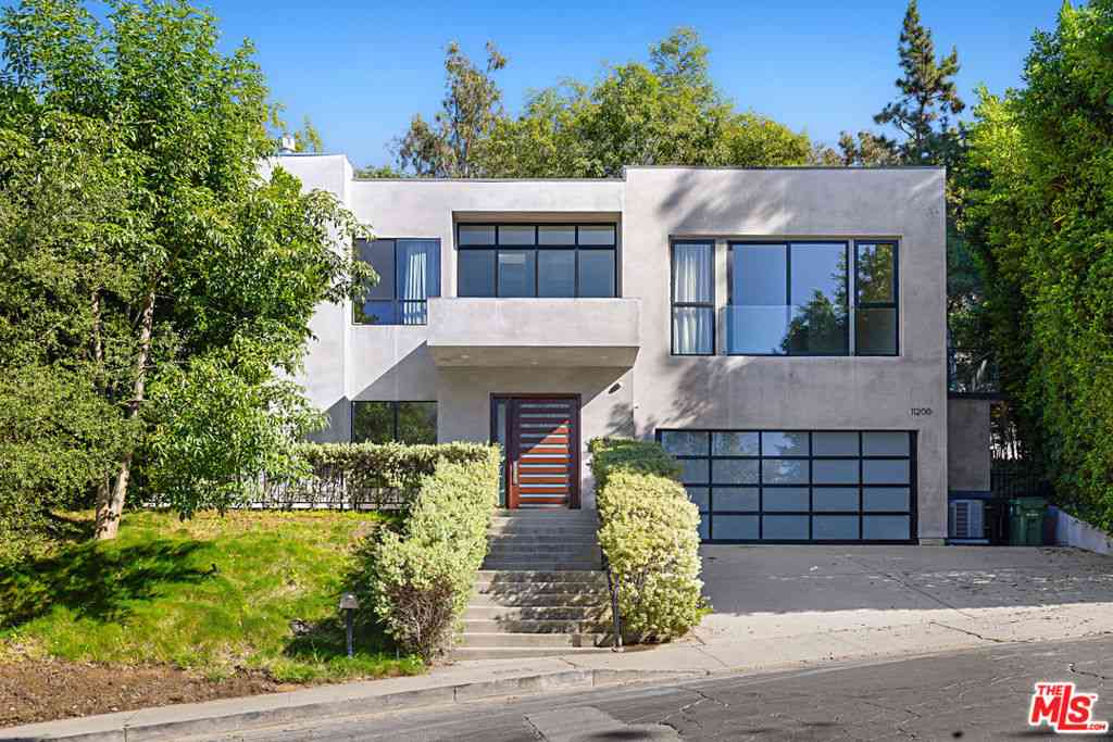 Homes For Rent - 11200 Dona Lola Drive<br/> Studio City, CA 91604