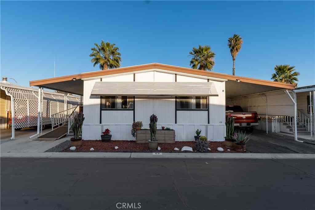 Mobile Home For Sale - 575 S Lyon #60<br/> Hemet, CA 92543