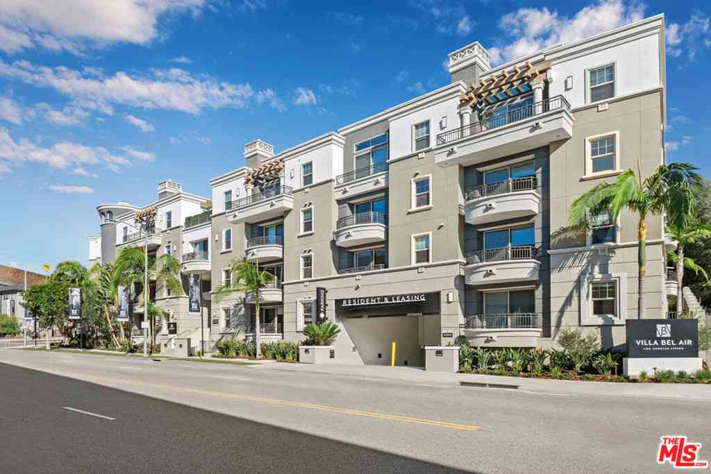 Apartment For Rent - 130 S Sepulveda Boulevard #211<br/> Los Angeles, CA 90049