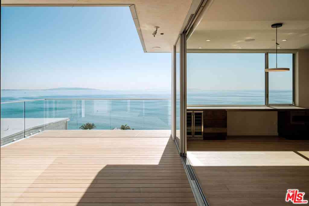 Condo For Rent - 18225 Coastline Drive<br/> Malibu, CA 90265