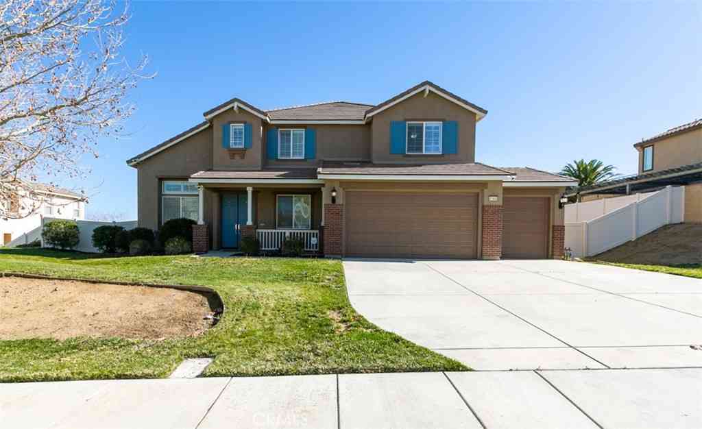 Homes For Sale - 41640 Merryvale Lane<br/> Palmdale, CA 93551