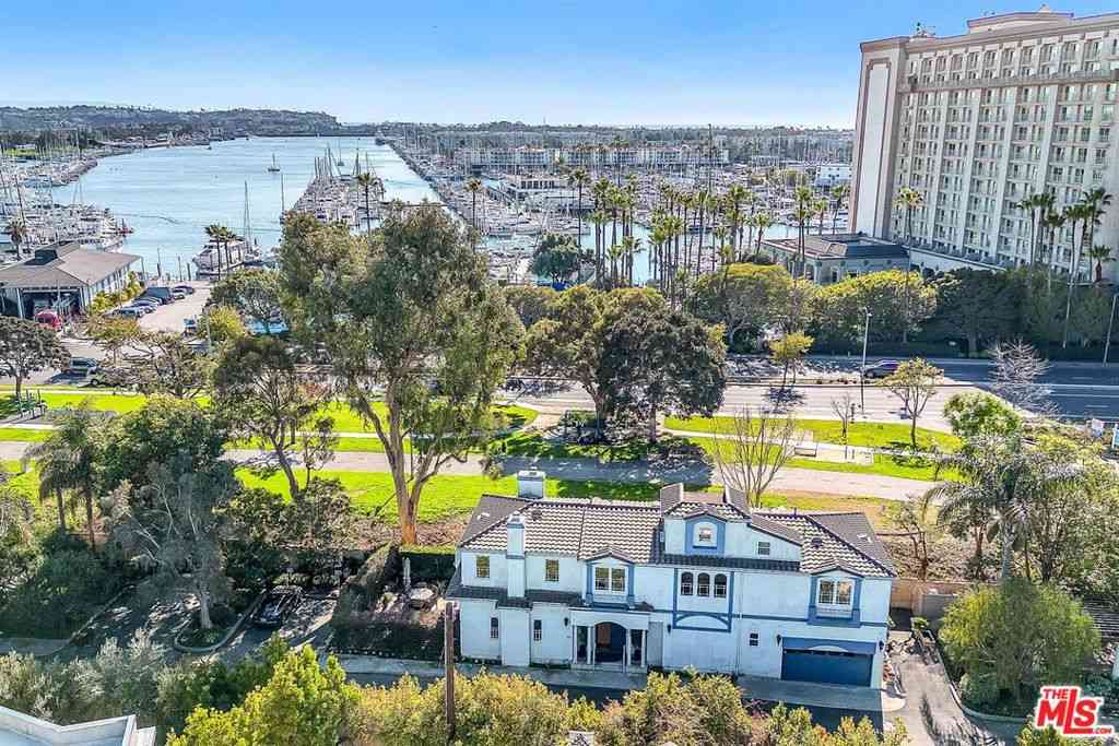 Homes For Rent - 928 Harbor Crossing Lane<br/> Marina Del Rey, CA 90292