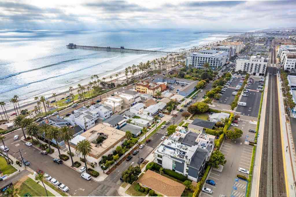 Townhouse For Rent - 150 S Myers #1<br/> Oceanside, CA 92054