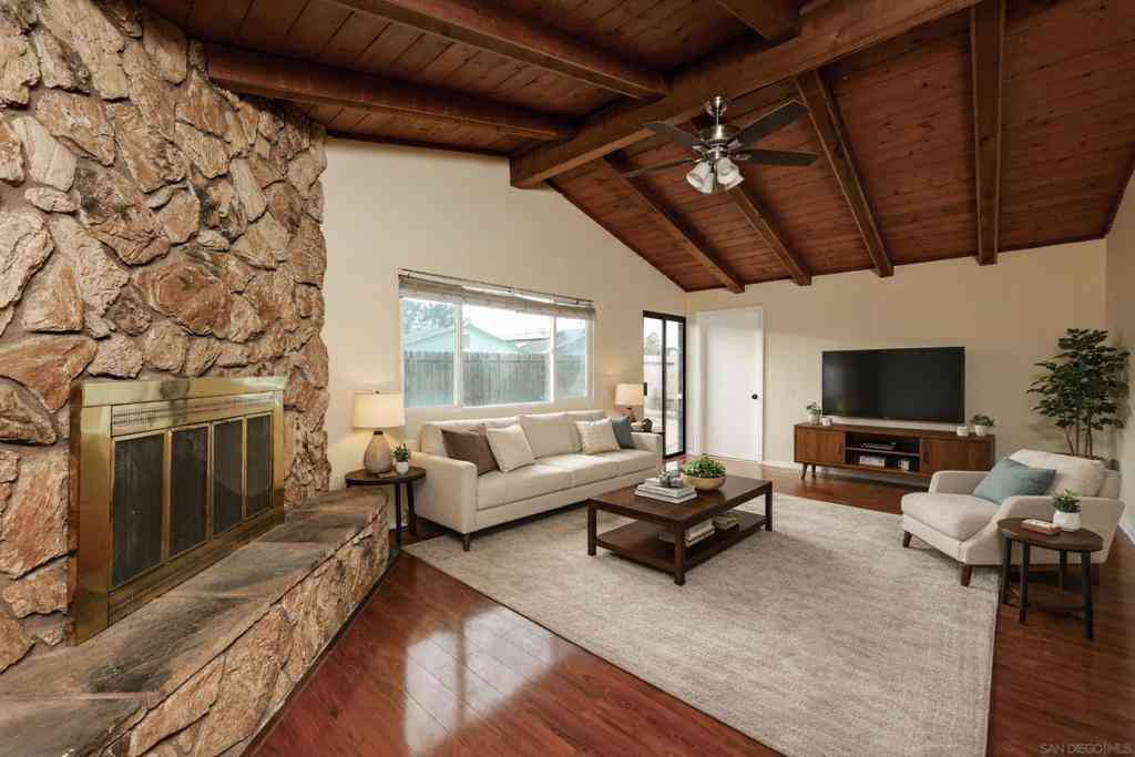 Homes For Sale - 10866 Sandy Hook Rd<br/> San Diego, CA 92126