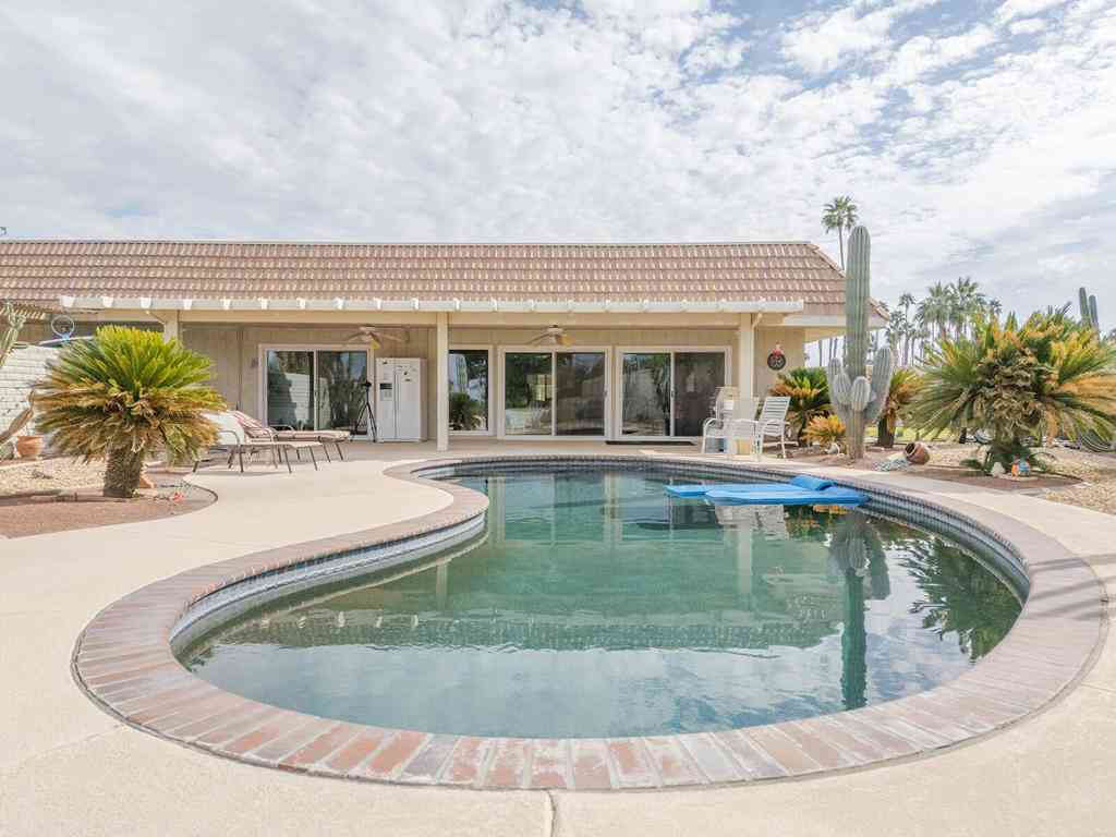 Condo For Sale - 38821 Kilimanjaro Drive<br/> Palm Desert, CA 92211