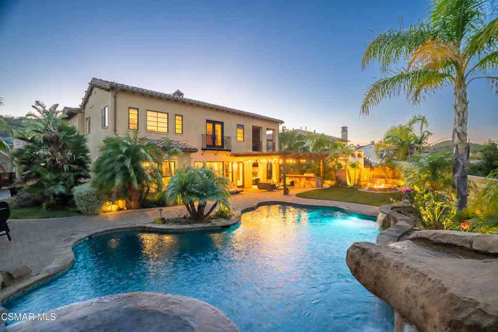 Homes For Sale - 796 Via Sedona<br/> Newbury Park, CA 91320