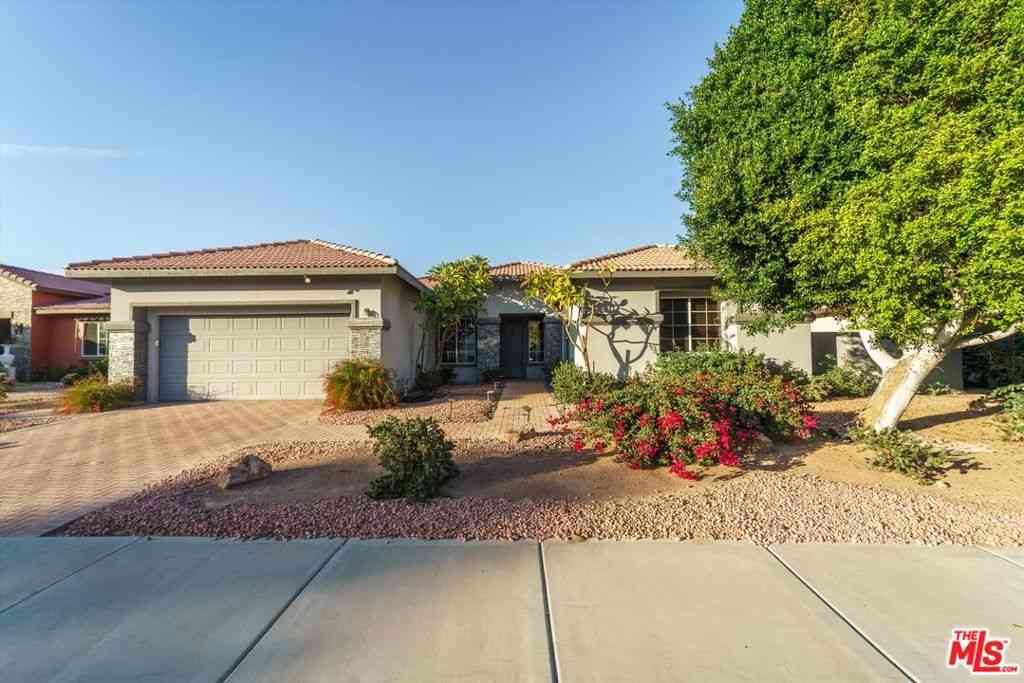 Homes For Sale - 74616 Waterlily Circle<br/> Palm Desert, CA 92260