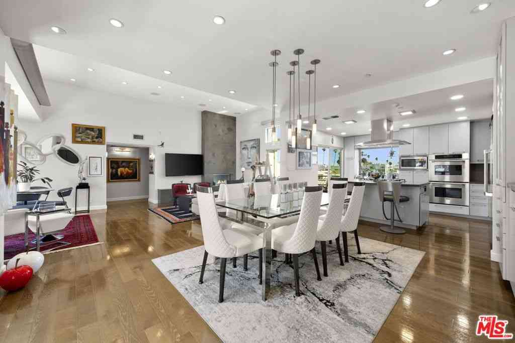 Condo For Sale - 907 Lincoln Boulevard #PH 302<br/> Santa Monica, CA 90403