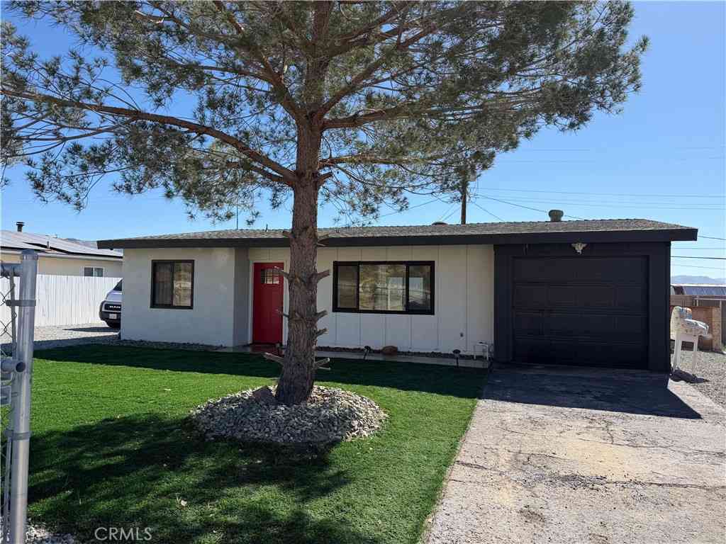 Homes For Sale - 23921 South<br/> Apple Valley, CA 92307