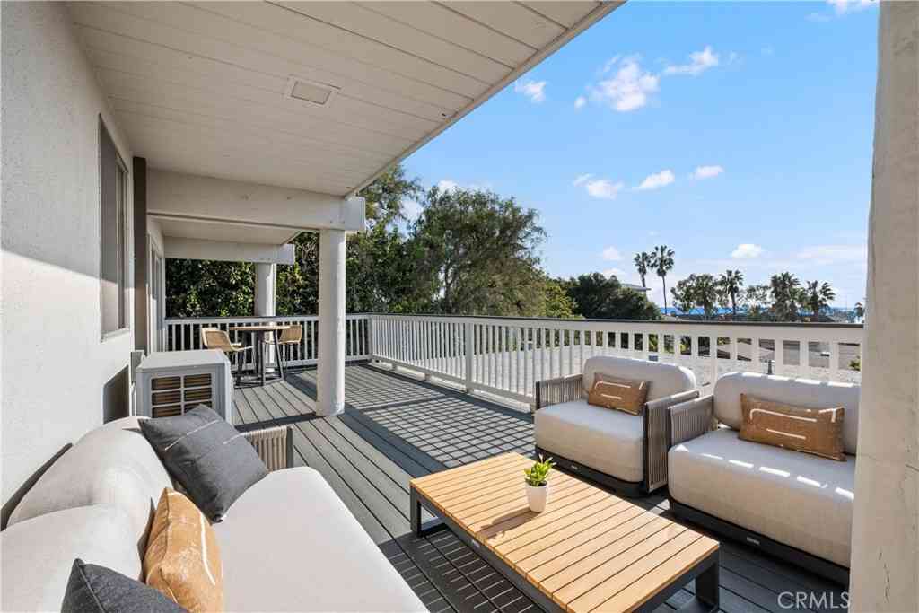 Multifamily For Rent - 404 Loma #C<br/> Laguna Beach, CA 92651
