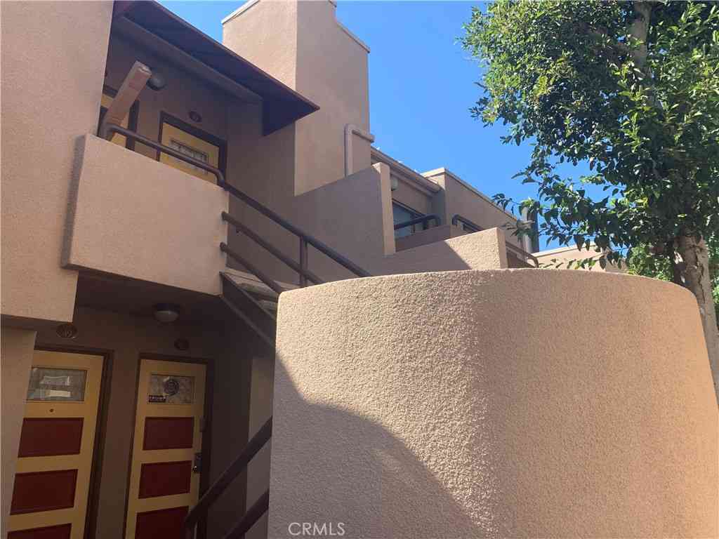 Condo For Rent - 25761 Le Parc #52<br/> Lake Forest, CA 92630