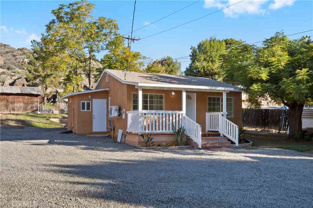 Homes For Sale - 32476 W State Highway 74<br/> Hemet, CA 92545