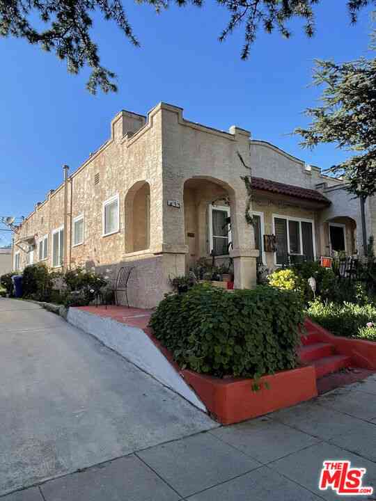 Homes For Sale - 433 N Norton Avenue<br/> Los Angeles, CA 90004