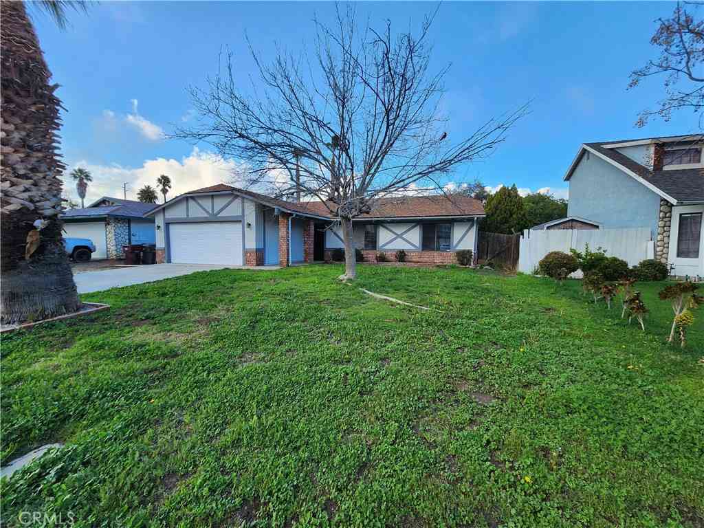 Homes For Sale - 26068 Snow Creek Drive<br/> Menifee, CA 92586