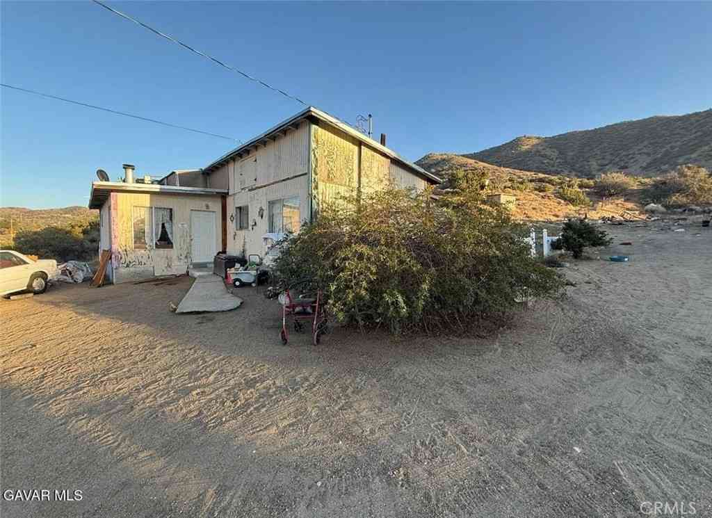 Homes For Sale - 33452 Angeles Forest<br/> Palmdale, CA 93550